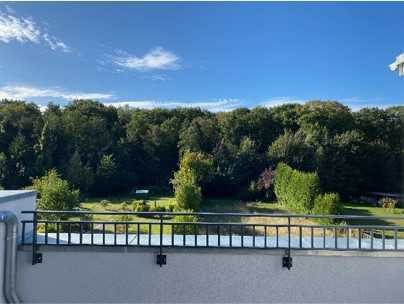 NEUBAU: Traumhafte Maisonette-Whg mit zwei Dachterrassen und Blick ins Grüne