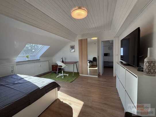 FLATmix.de / BI-MITTE, helle, komplett möblierte 1-Zi.-Küche-Bad-Wohnung im Dachgeschoss...