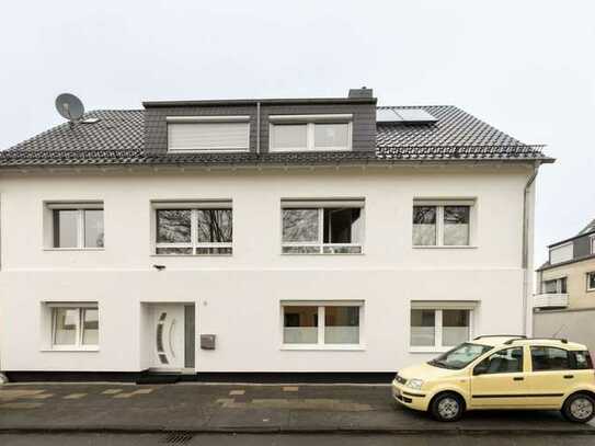 Attraktive und modernisierte 3-Raum-Dachgeschosswohnung mit gehobener Innenausstattung in Oberhausen