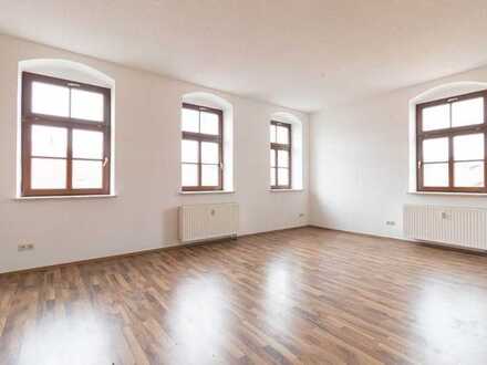 Gemütliche 3 Zimmer Wohnung in der Kreisstadt Löbau - Preiswertes Heizen durch Fernwärme.