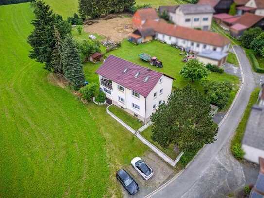 Vermietetes Zweifamilienhaus in ländlicher Lage von Ludwigschorgast