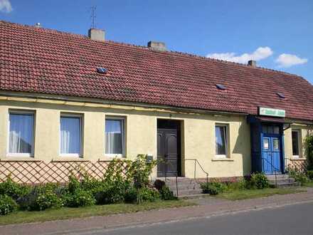 Geräumiges Ferienhaus in der Uckermark oder Mittelpunkt von Leben und Arbeiten