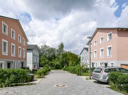 WOHNEN IN STRAUSBERG: MODERNE DOPPELHAUSHÄLFTE MIT FUSSBODENHEIZUNG UND EINBAUKÜCHE