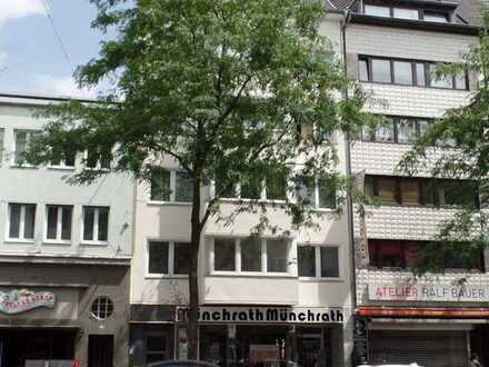 -NIPPES/Neusser Straße -- charmantes Ladenlokal , ehemals Friseursalon