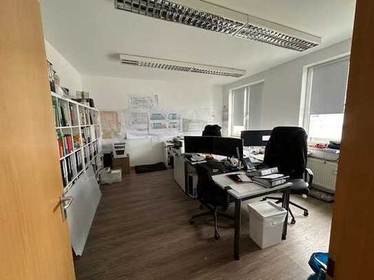 Bürofläche mit 3 Räumen zu vermieten