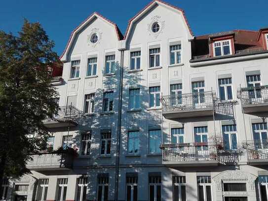 Markkleeberg West - 4-Raumwohnung mit 2 Balkonen, Stellplatz und großem grünen Mietergarten