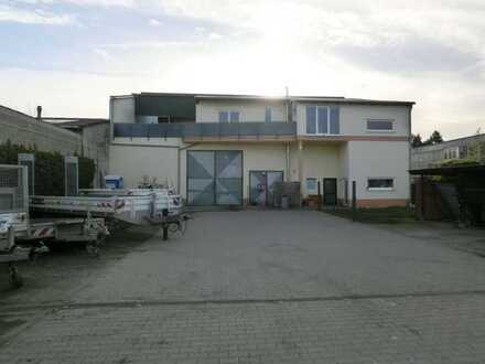 Griesheim! ** Lagerhalle mit Büro, Außenflächen und zwei Wohnungen**