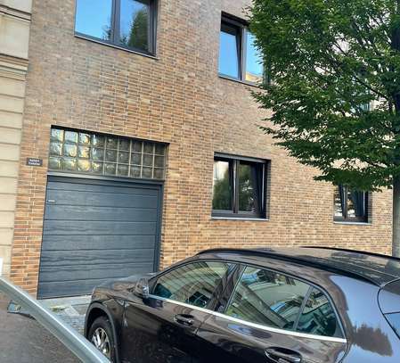 Helle 3-4 Zimmer-Wohnung mit Balkon mit Blick ins Grüne im schönen Marienviertel an 1-2 Personen a