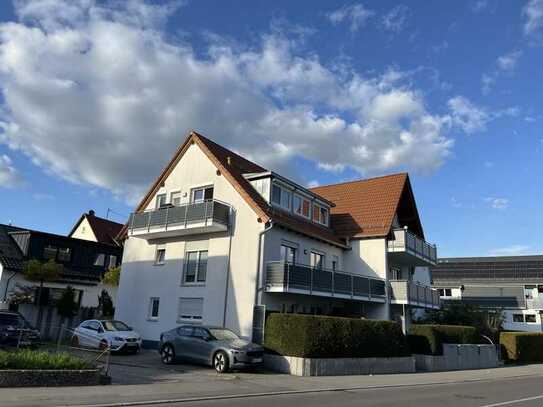 Moderne, neuwertige und sonnige 3-Zimmerwohnung im Herzen von Ehningen