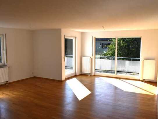 Ruhig gelegene 4-Zimmer Wohnung mit großem Süd Balkon!