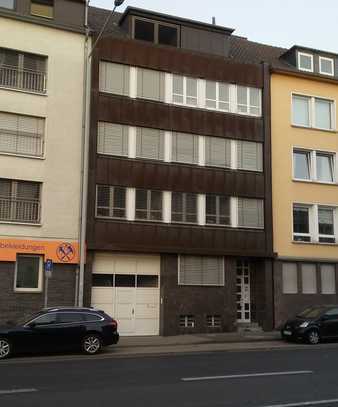 Schöne, helle, grundrenovierte Dachgeschosswohnung Nähe Ponttor