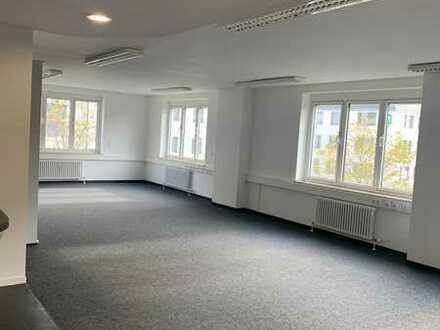 **PROVISIONSFREI**Bürofläche im 2.OG mit ca. 225m²**