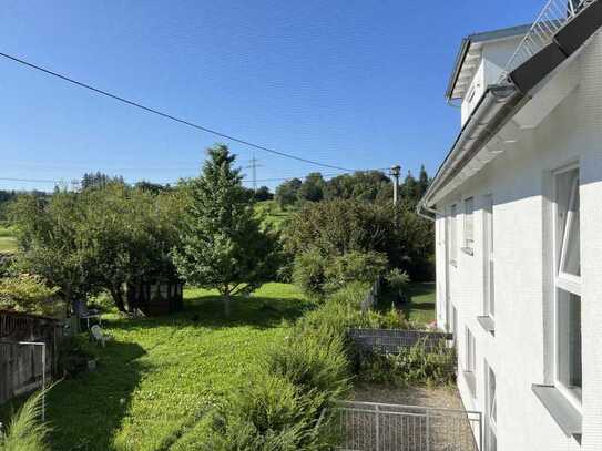 Schöner wohnen in Jesingen - schöne 5-Zimmer-Wohnung in Ortsrandlage