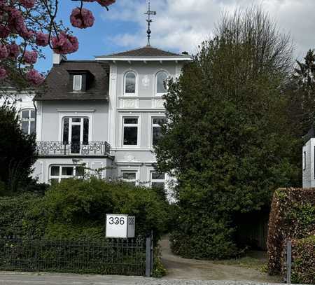 Arbeiten mit Elbblick - Altbauvilla in Hamburg/Nienstedten