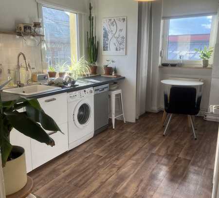 Furnished/Möbliert - Sunny 2-room flat w. kitchen & balcony / Sonnendurchflutet mit EBK & Balkon