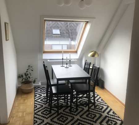 TOP möblierte moderne 2,5-Zimmer Maisonettewohnung in Düsseldorf Meerbusch zu vermieten