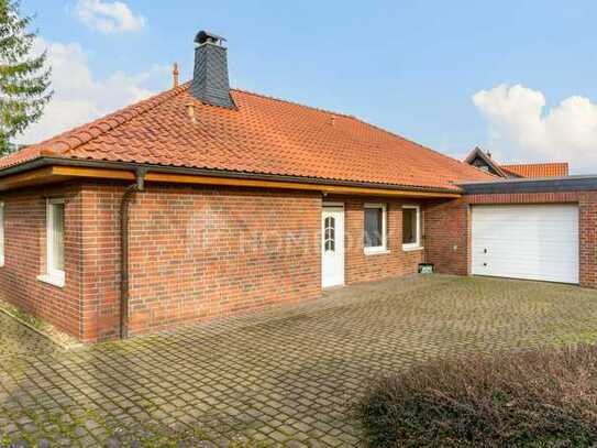 Einziehen und Wohlfühlen! Barrierefreier Bungalow mit Garten, Terrasse, Garage und Kamin