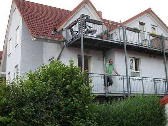 Attraktive 1-Raum-Wohnung mit Balkon und Einbauküche in Zierenberg