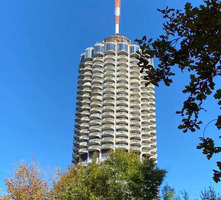 Stilvolle 2-Zimmer-Wohnung(unmöbliert) mit atemberaubendem Ausblick im Hotelturm Augsburg