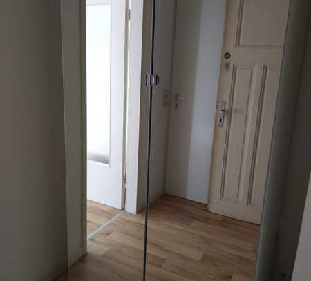 Appartement mit Einbauküche, neuem Kleiderschrank, Wohn/schlafraum, Diele, Küche , Bad , kl. Keller