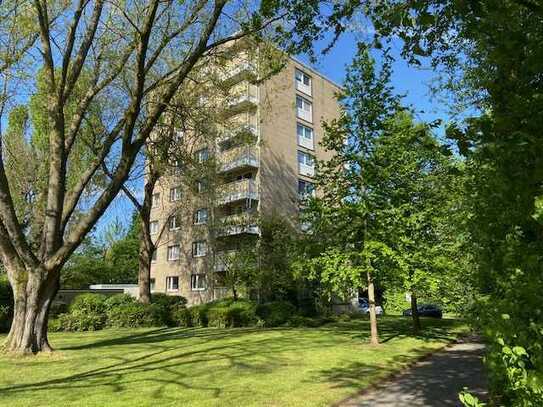 Kapitalanlage: 3-Zimmer- Wohnung im Erdgeschoß mit Balkon und Garage