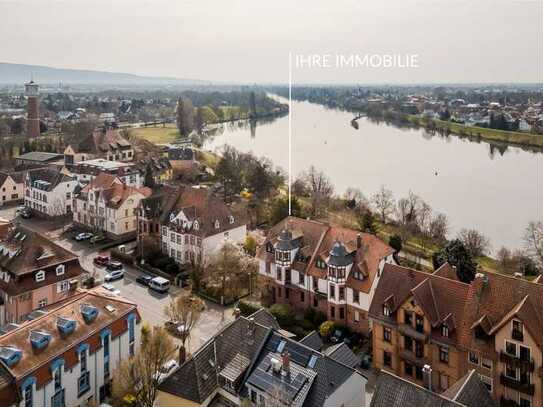 Rarität am Neckar - Denkmalgeschützte Doppelhausvilla mit 3 Wohneinheiten!