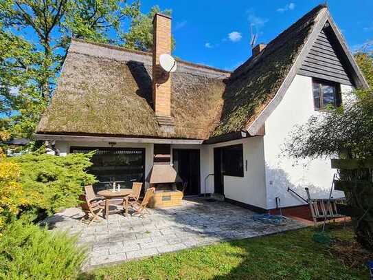 Charmantes Reetdachhaus mit großzügigem Nebengelass und Garten in Wandlitz