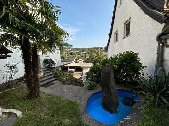 Stilvolles Haus mit Traumhaftem Ausblick, 7 Zimmer, 3 Bäder, neue Einbauküche in Bad Breisig