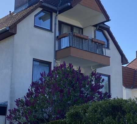 Dachgeschoss in 3-Familienhaus ohne direkte Nachbarn: West und Ostbalkon, Gäste-WC, Stellplatz