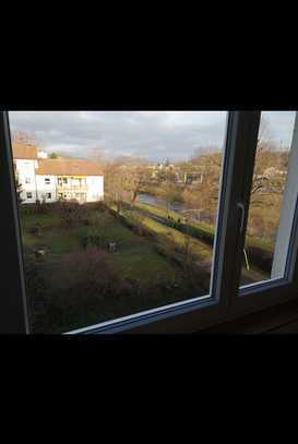 Helle 2-Zimmer-Wohnung mit toller Aussicht am Fluss