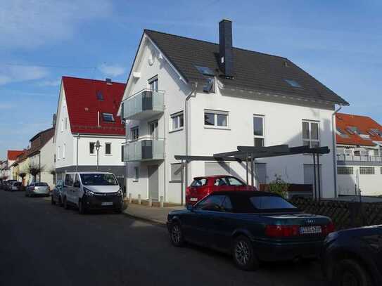 stadtnahe Neubauwohnung mit Balkon und Stellplatz