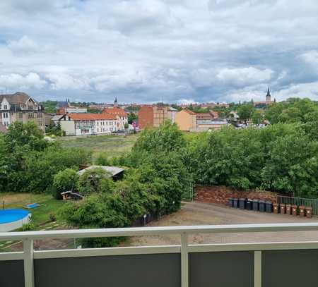 3 ZKB mit Einbauküche, Balkon und Stellplatz in Nordhausen zu vermieten !