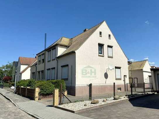 Geräumiges Siedlungshaus bei Zscherndorf Wfl. 131 qm mit hübschem 610 qm Garten + Garage
