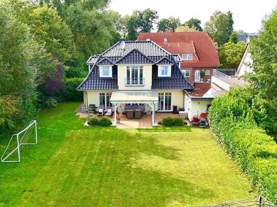 Moderne Stadtvilla mit Blick ins Naturschutzgebiet