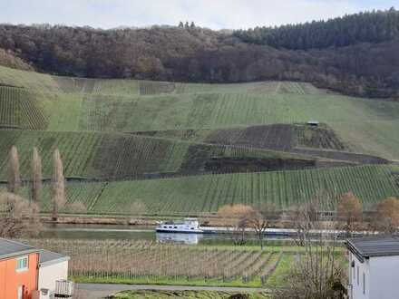 Hochwertige 2-Zimmerwohnung mit Mosel- und Weinbergsblick