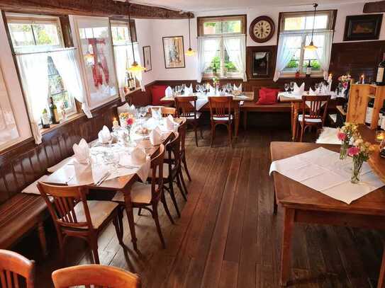 RESERVIERT - Geschmackvolle Gastronomiefläche in historischem Gebäude mit besonderem Charme