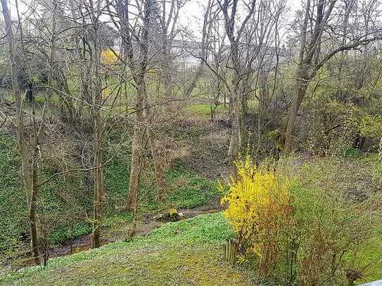 Naturnahe 3,5-Zimmer-Wohnung mit Balkon in Eningen unter Achalm