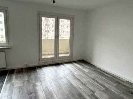ab sofort: 2-Zimmerwohnung mit Balkon