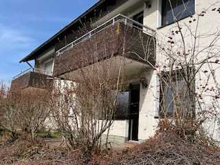 Helles, freundliches , möbliertes, 1-Zimmer-Apartment in Usseln .