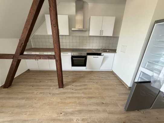 DG / EBK vorhanden* / zwei Bäder (Dusche+Wanne + Fenster) !!! u.v.m.