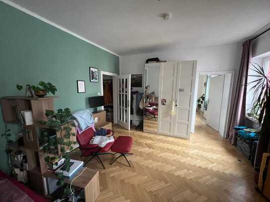 zwei helle verbundene Zimmer in 2er WG, perfekte Lage (Südstadt, 4 Minuten zum Hbf, 100m zum Rhein)