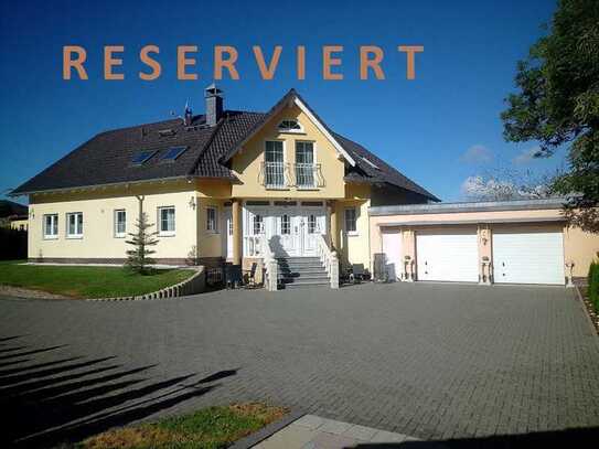 Geräumiges Ein- bis Zweifamilienhaus mit gehobener Architektur in Niederprüm