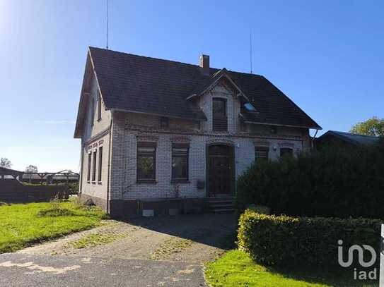 Handwerkerhaus mit Luft-/Wärmepumpe in ruhige Umgebung