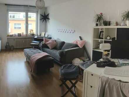 Helle 2-Raum-Wohnung mit Balkon und EBK in Pempelfort bezugsfrei ab 01.05.