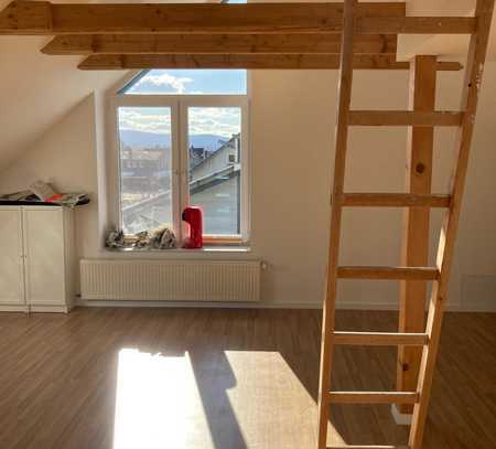 Lichtdurchflutete, modernisierte DG-Wohnung in Detmold