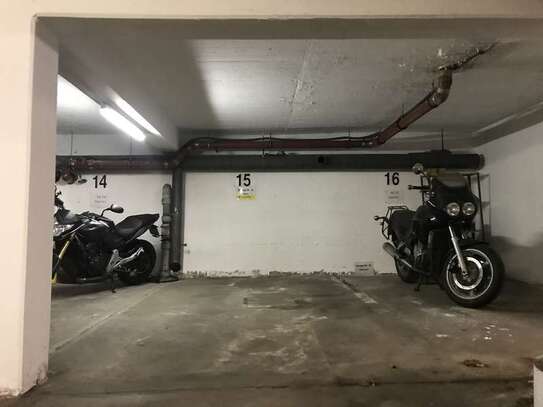 Tiefgaragenstellplatz zu vermieten