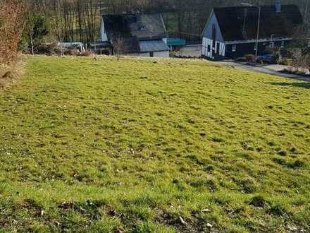 Sonniges Baugrundstück mit schöner Aussicht in Hilchenbach