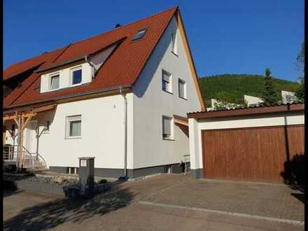 Sonnige Doppelhaushälfte befindet in Donzdorf 2 Gehminuten bis zum Netto Marken Discount