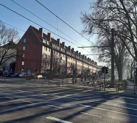 Sehr gut ausgestattete 2-Zimmer-EG-Wohnung mit Balkon und EBK in Köln Ehrenfeld