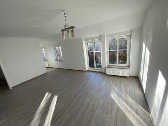 Schöne und sanierte 3-Zimmer-Wohnung mit Balkon in Wiefelstede
